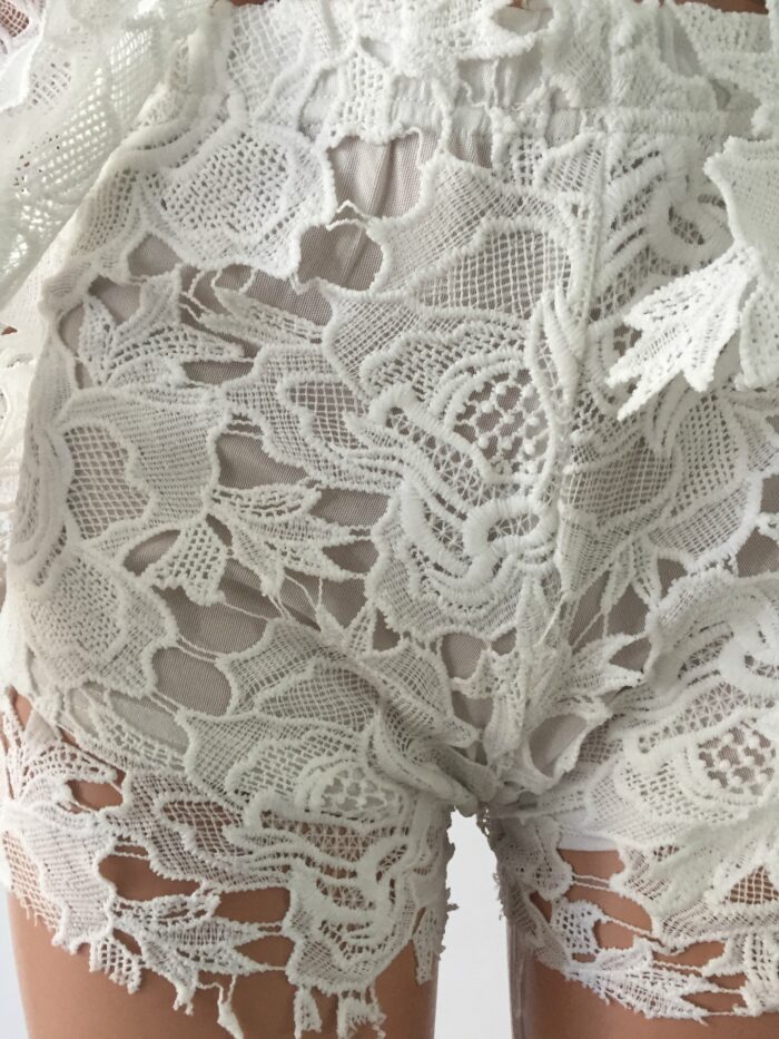 White Lace Long Sleeved Suit - 图片 10